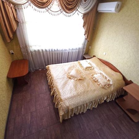 1 Комн Кв Остановка Дворец Спорта Строитель, Рядом С Улицей Химиков Cherkasy Exterior photo