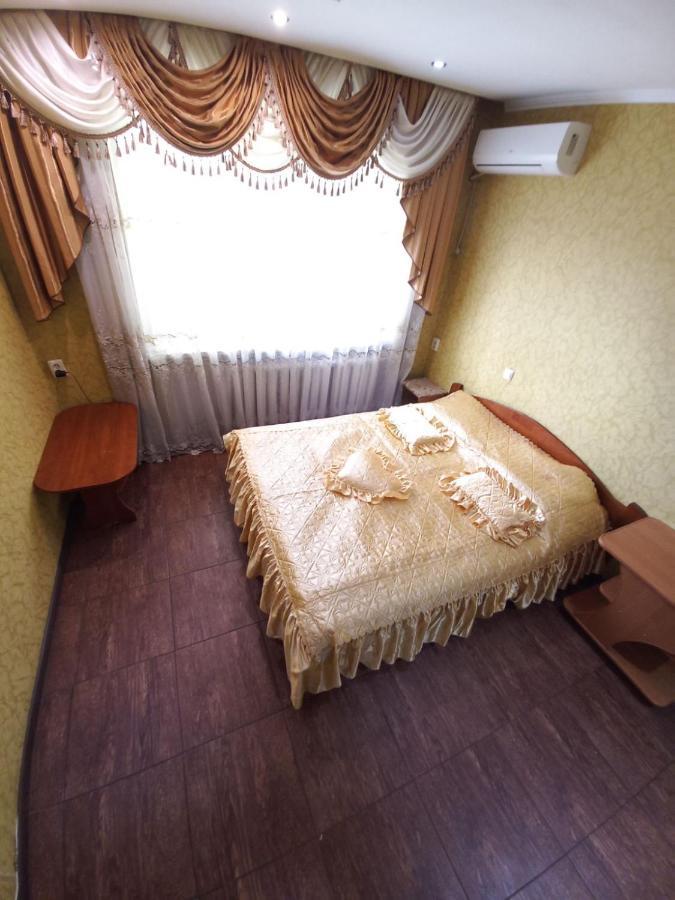 1 Комн Кв Остановка Дворец Спорта Строитель, Рядом С Улицей Химиков Cherkasy Exterior photo